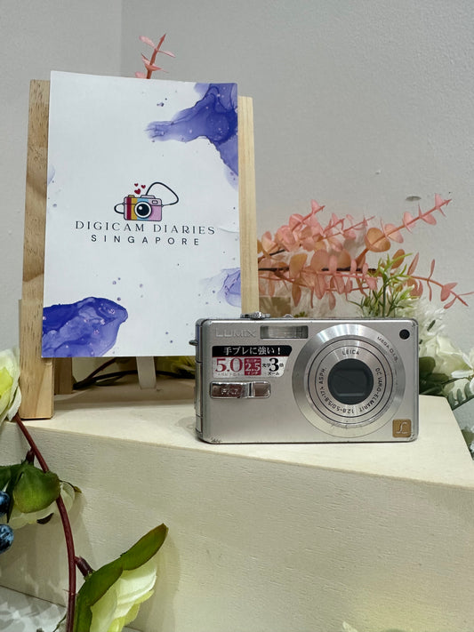 Lumix FX7