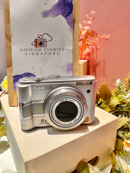Image 42: Lumix DMC-LZ5 (Rare English Model)