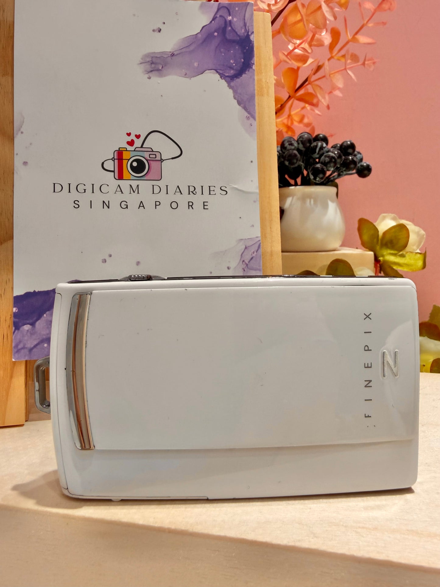 Fujifilm Z1000EXR White (Japanese Vibes!)