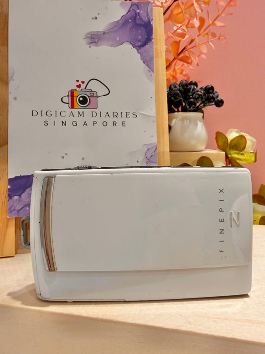 Fujifilm Z1000EXR White (Japanese Vibes!)